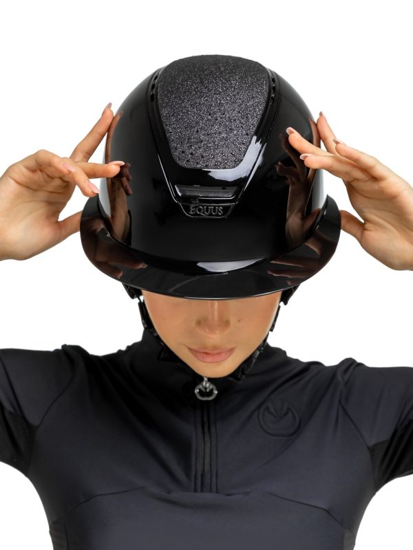 kask jeździecki szeroki daszek Equus